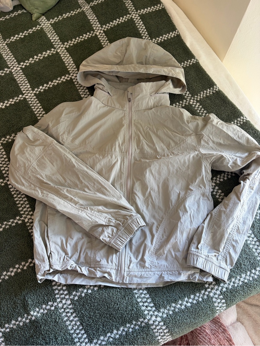 lululemon athletica Light Gray Hooded Windbreaker Jacket